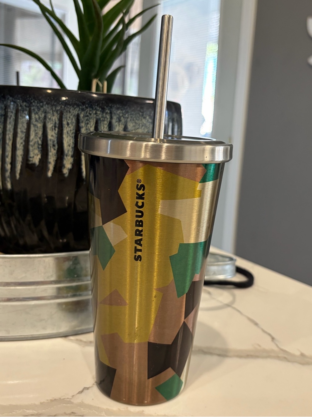 Starbucks Metallic Green & Gold Geometric Tumbler with Straw